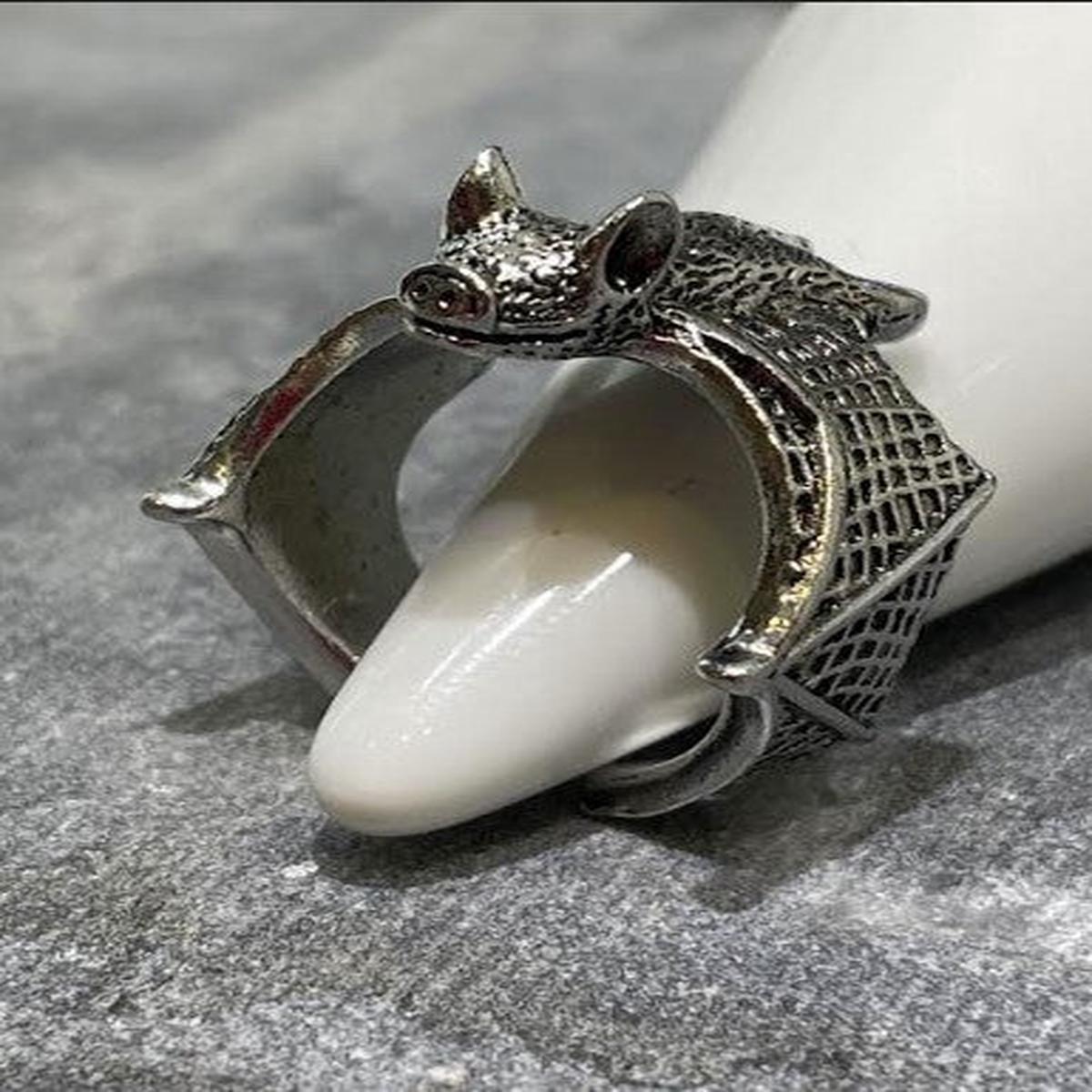 ADJUSTABLE METAL FLYING BAT BIKER RING